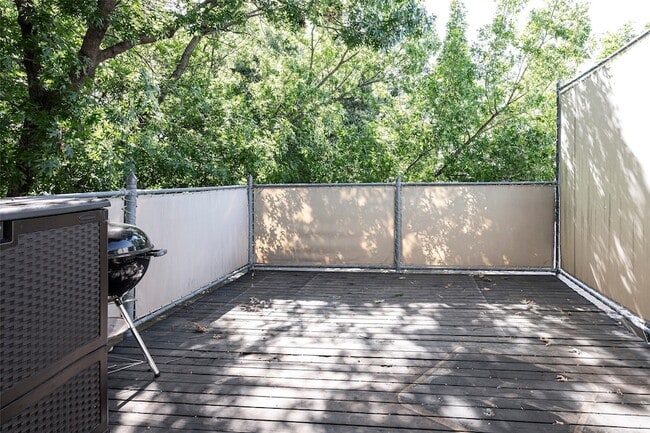 Building Photo - 3372 Miro Pl