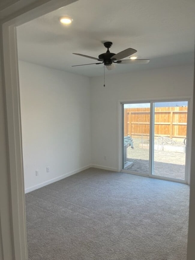 Building Photo - Coming Soon! Newer Lennar Home