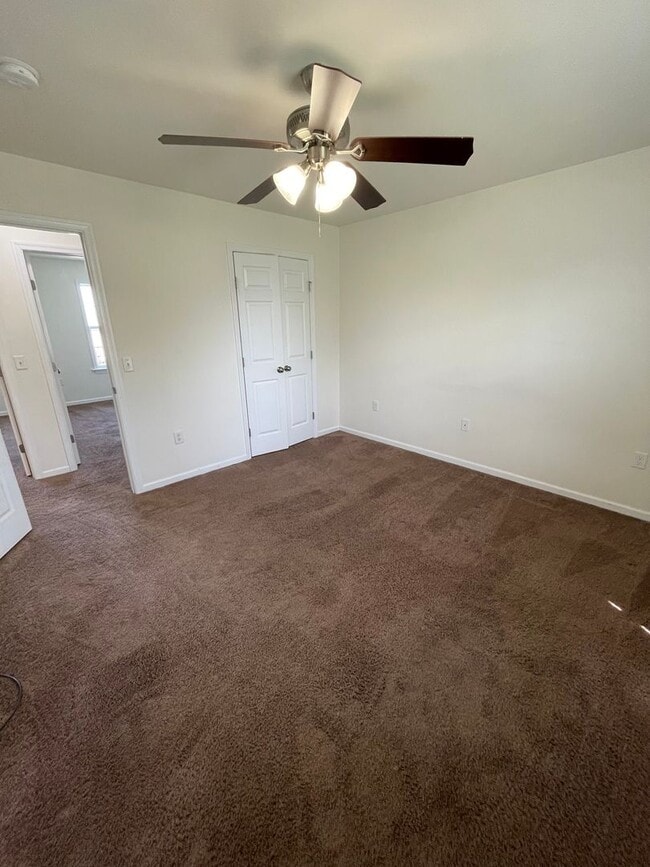 Building Photo - 3 Bedroom 3 Bath House In Mount Wolf