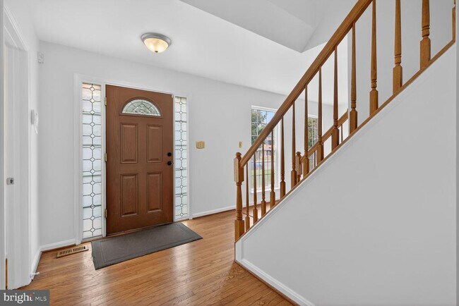 Building Photo - 10545 Winged Elm Cir