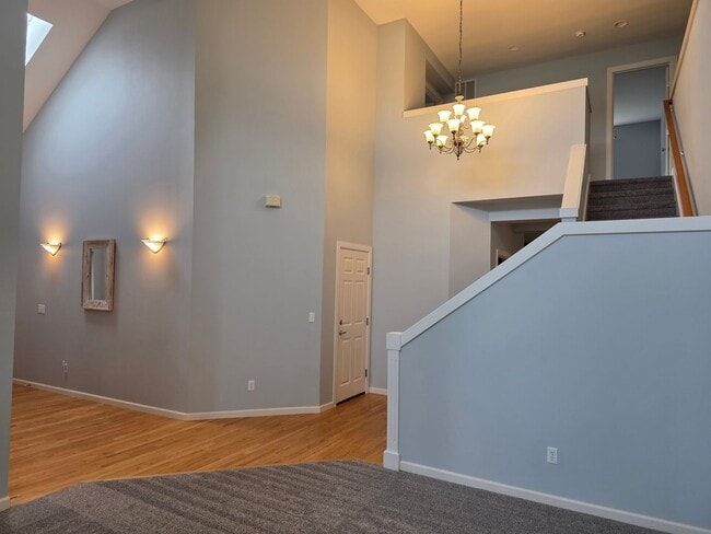 Building Photo - 4 Bedroom Home in Parkland Green!