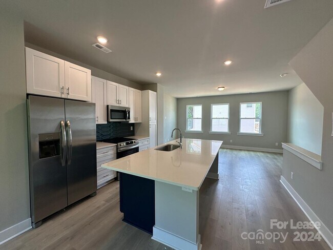 Building Photo - 5018 Central Ave