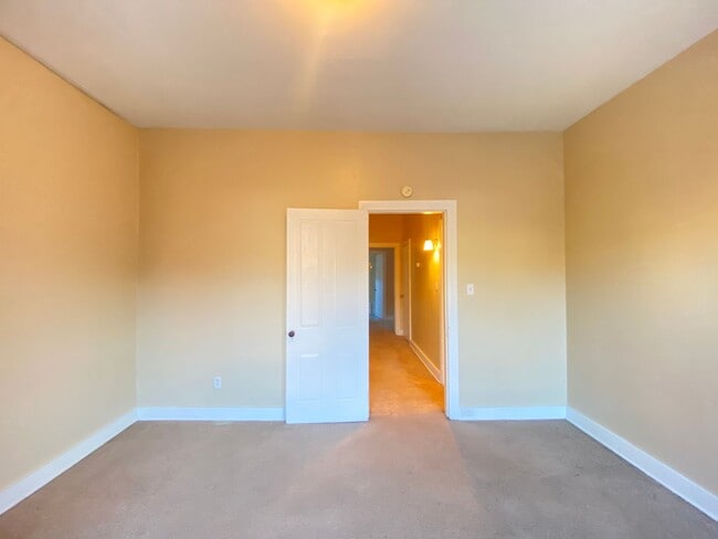 Building Photo - Charming 3 Bedroom, 1 Bath Home in York, Pa!