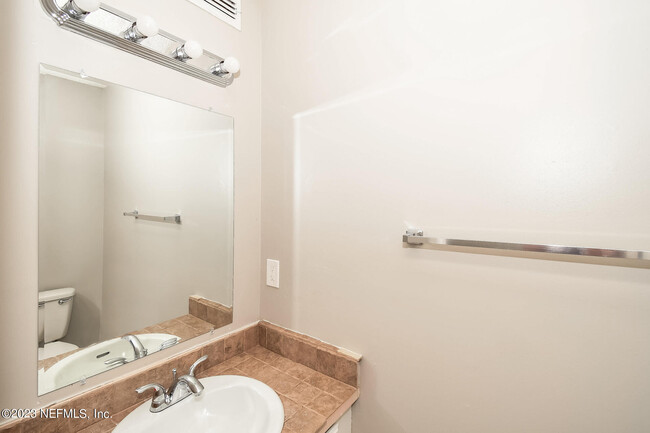 Building Photo - 10994 Traci Lynn Dr