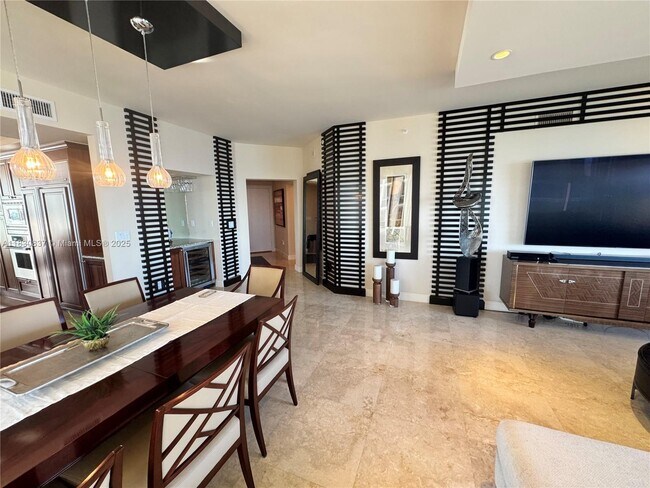 Building Photo - 17875 Collins Ave