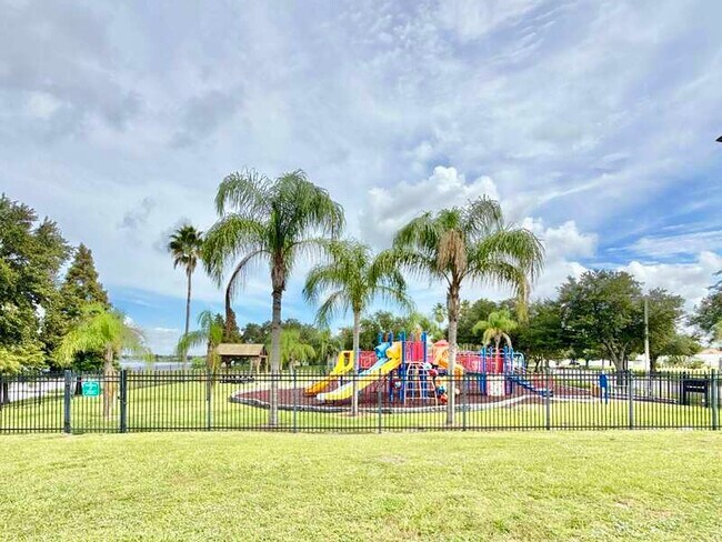 Building Photo - 13046 Waterbourne Dr