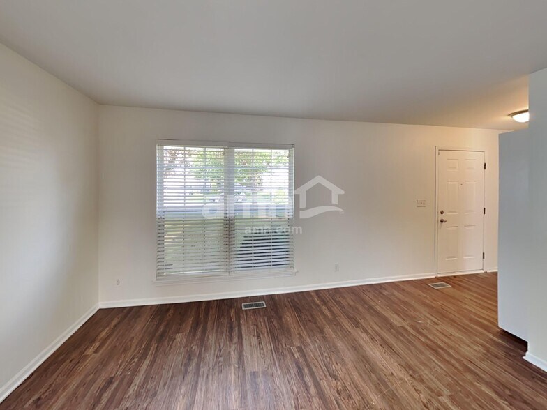 Building Photo - 21744 W Knollwood Dr