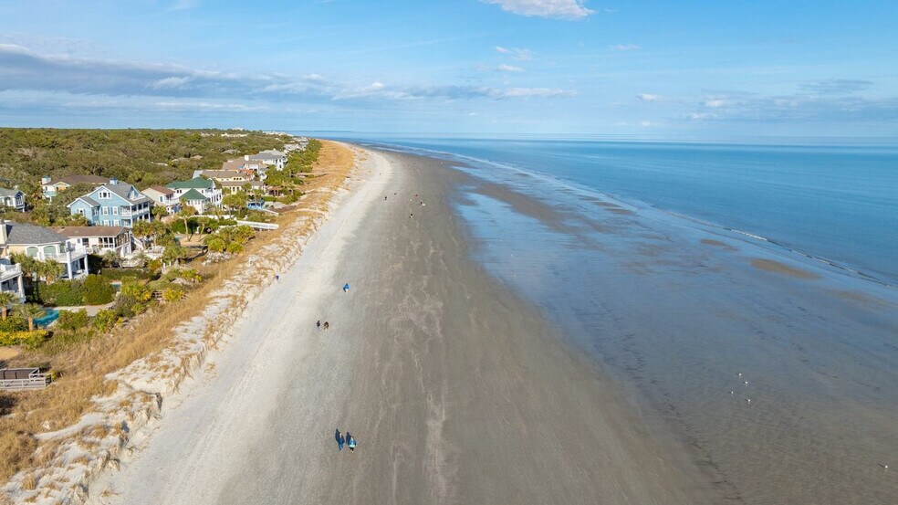 Building Photo - 13 Dewberry Ln