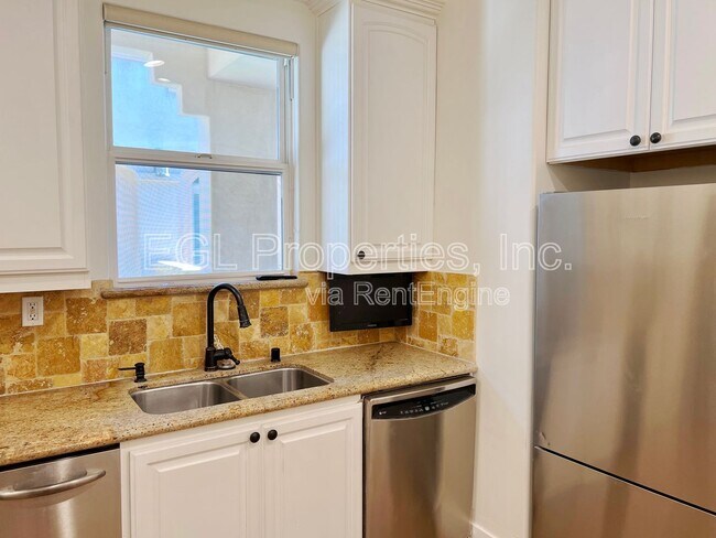 Building Photo - 16123 W Sunset Blvd