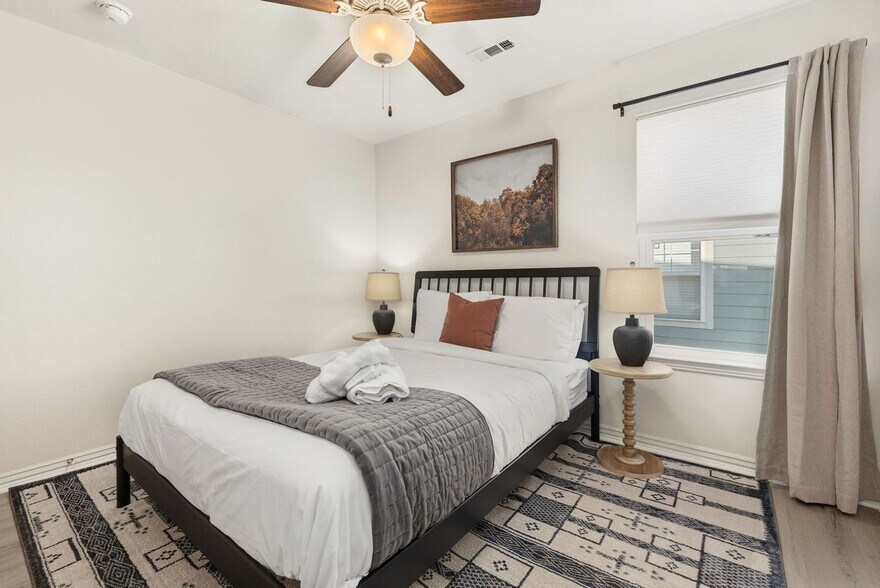 Building Photo - 3813 W Pawnee Rd