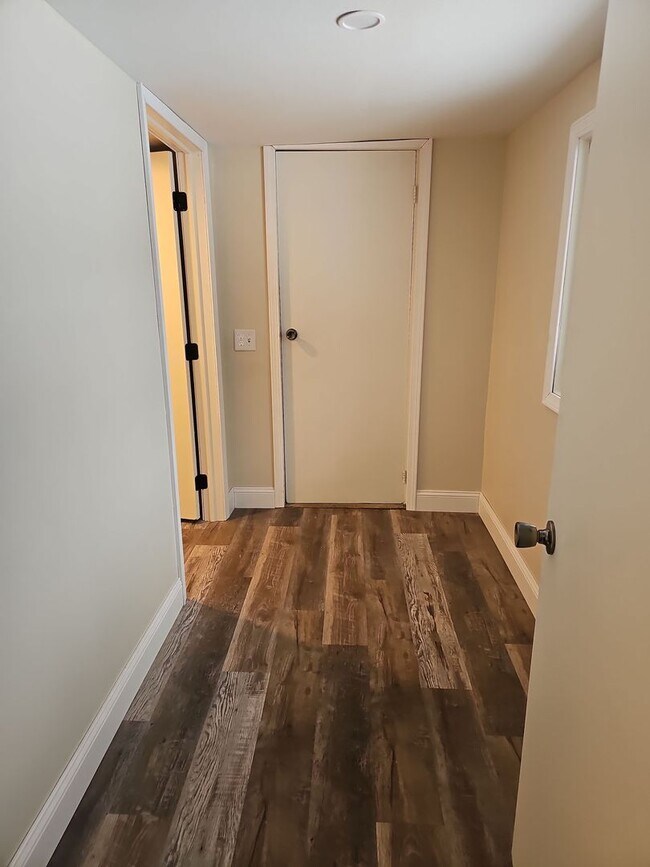 Building Photo - 3 bedroom 3 bath!!!~