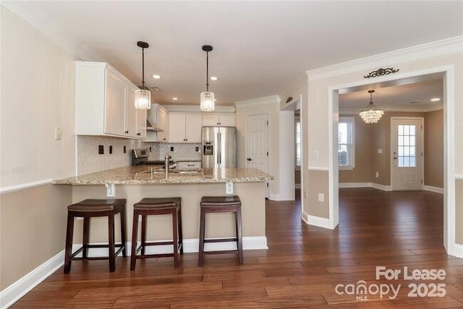 Building Photo - 9408 Meadowmont View Dr