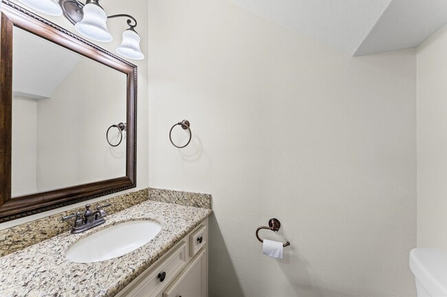 Building Photo - 2800 Jeanetta St