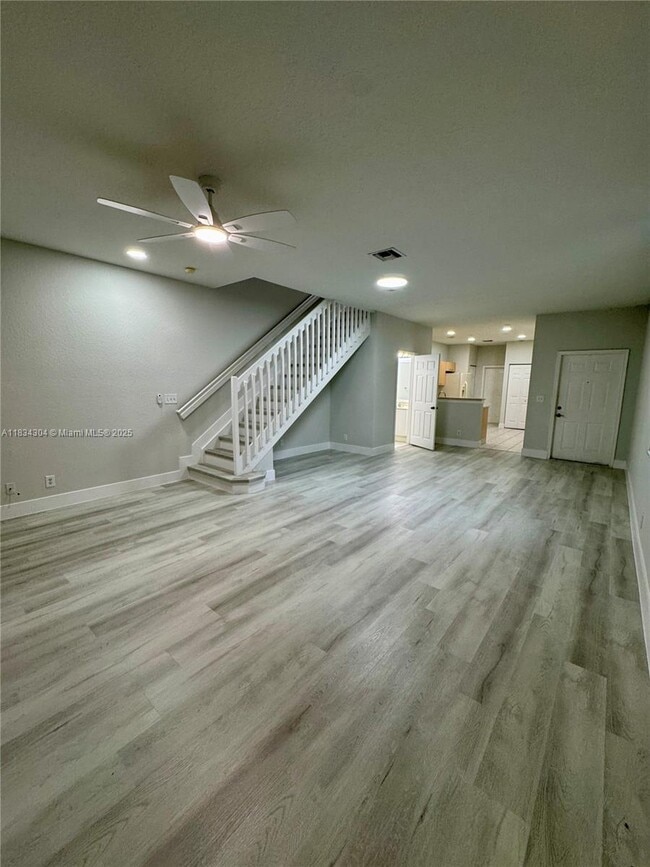 Building Photo - 3912 Tree Top Dr