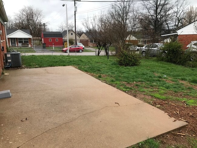 Building Photo - Nice 3 BR Home! Off-Street Parking, W/D Hookups, Fenced Yard, Utility Room, Pets Ok!