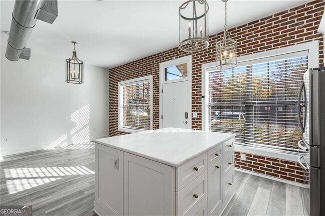 Building Photo - 791 Wylie St SE