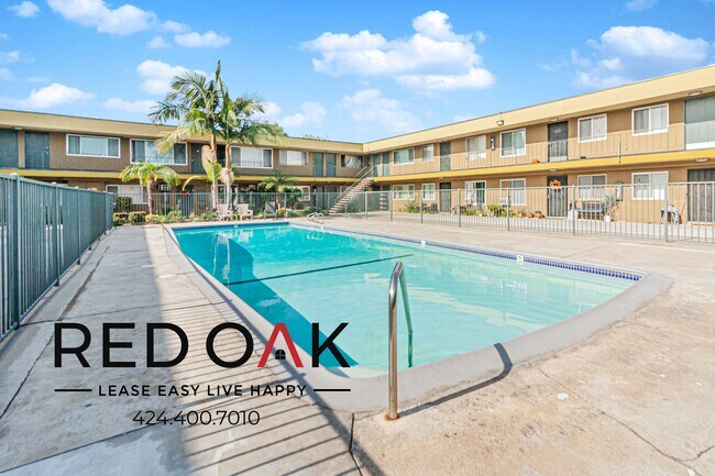 Building Photo - 4900 Clair Del Ave