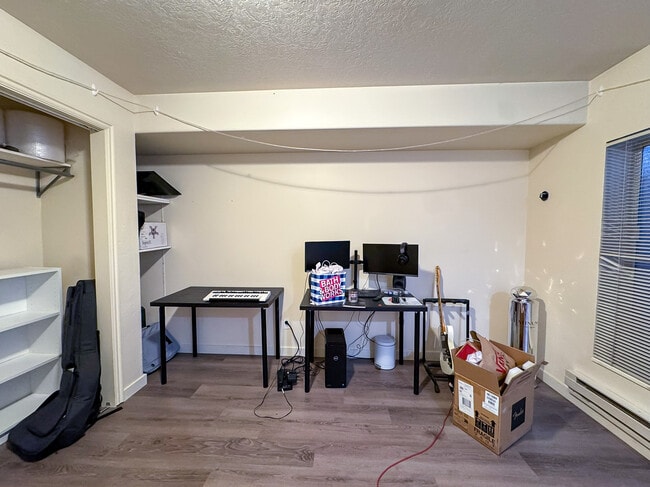 Building Photo - 582 N 500 E