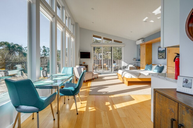 Primary Photo - 157 Ave Portola