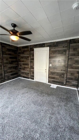 Building Photo - 247 Cedar Ave