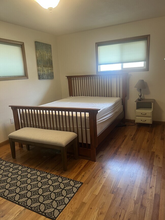 Building Photo - 820 Takena St SW