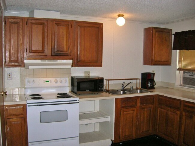 Building Photo - 207 E Elm St