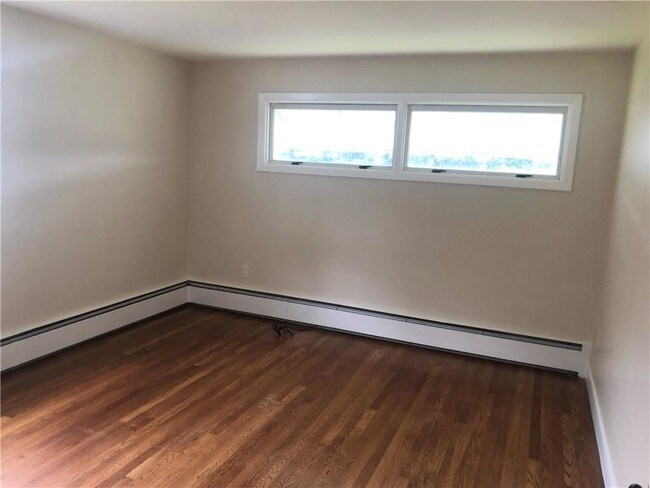 Building Photo - 260 Garden Hills Dr