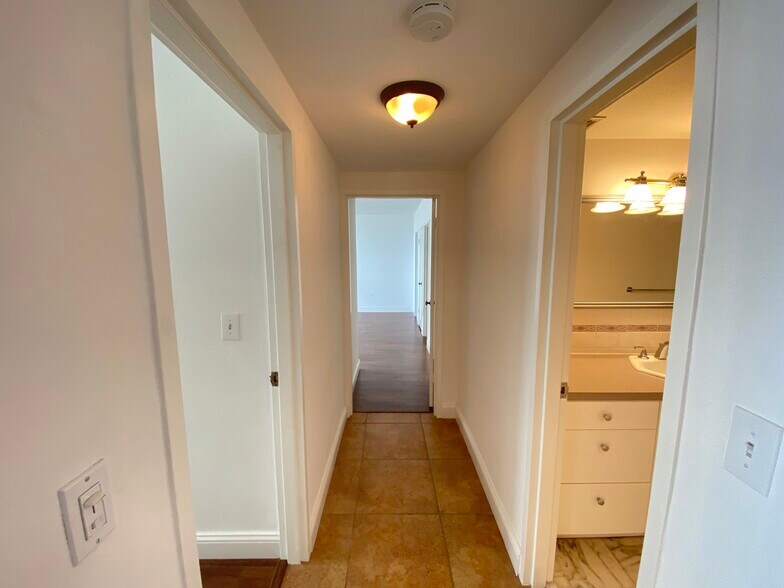 Building Photo - 5825 Collins Ave