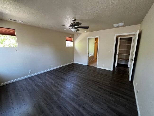 Building Photo - "Luxury Living: Stunning home with marble counter tops & Fireplace!"