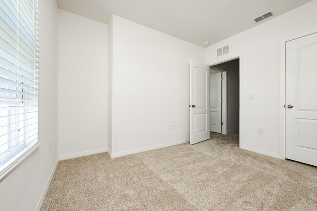 Building Photo - 41 Bella Oaks Dr