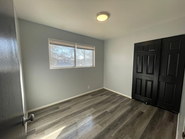 Building Photo - 3421 Elmhurst Dr