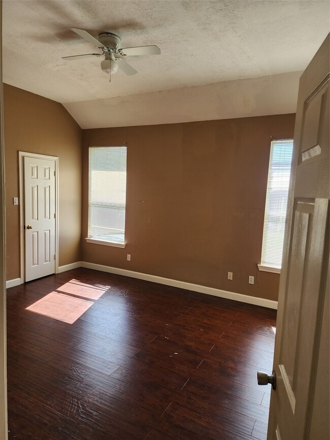 Building Photo - 18407 Brenwood Manor Dr