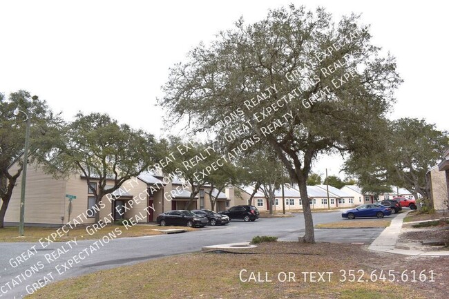 Building Photo - 2 Bed 1 Bath Apartment at Timberland Apart...