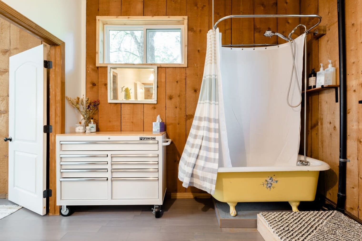 Building Photo - 4403 W Alpine St