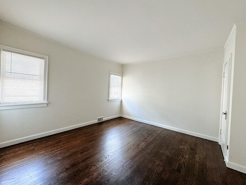 Building Photo - 2331 N 54th St