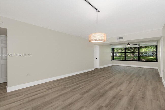 Building Photo - 1709 Whitehall Dr