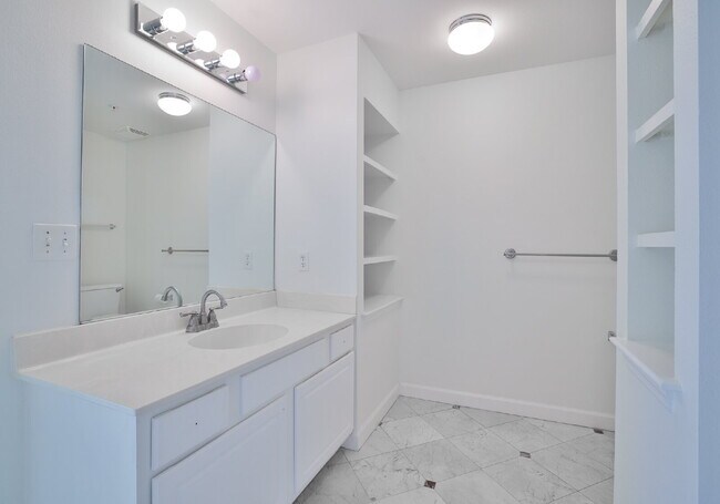 Building Photo - 345 Bayshore Blvd