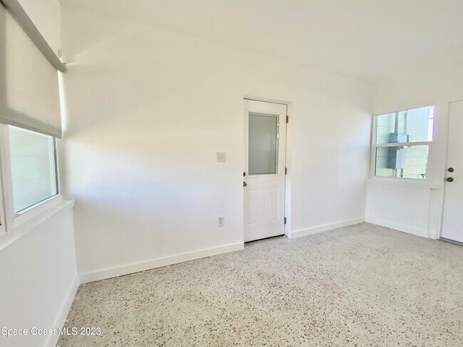 Building Photo - 480 Alice Dr