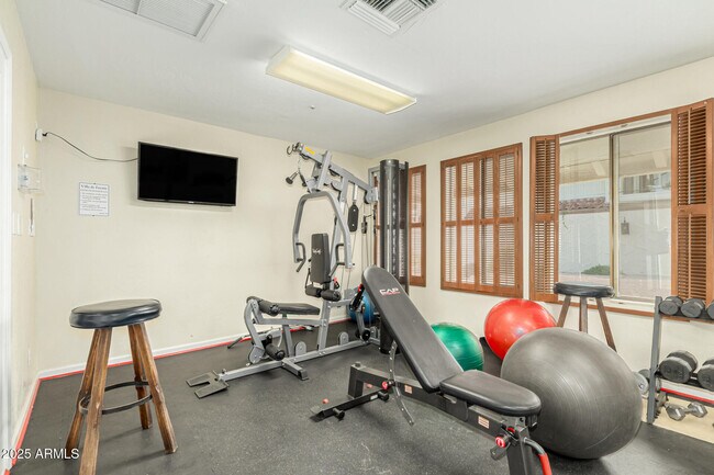 Building Photo - 5531 N 71st Pl