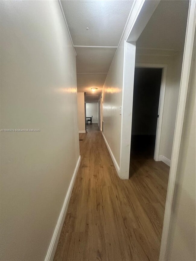 Building Photo - 3082 Hibiscus Cir