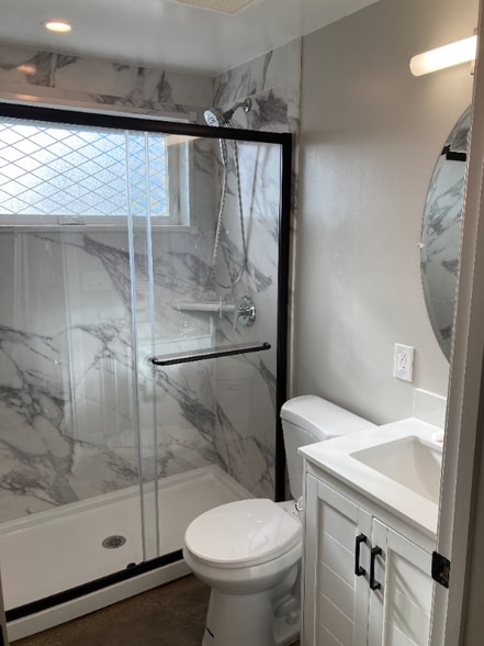 Building Photo - 2216 1/2 Motta St