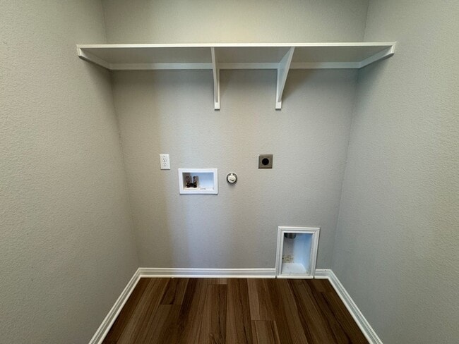 Building Photo - 938 James Parker Cir