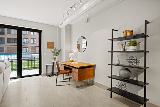Building Photo - Logan Circle Condo | 1 Bed | 1 Bath | 885 Sf | Large Private Patio | 1 Garage Parking Space