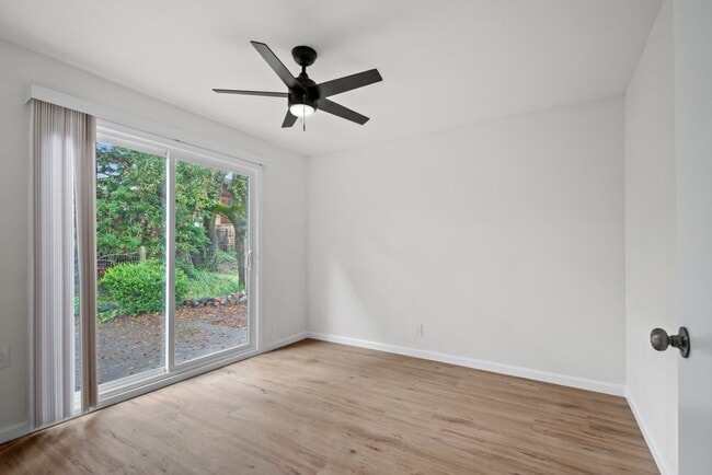 Building Photo - 441-443 Pheasant Ln