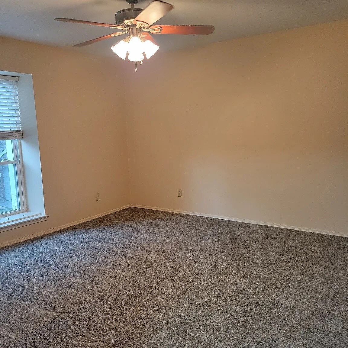 Building Photo - 1710 Scenic Dr