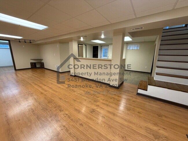 Building Photo - 950 Palmer Ave