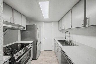 Building Photo - 5984 N 48th Ave