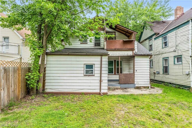 Building Photo - 2050 W 83rd St