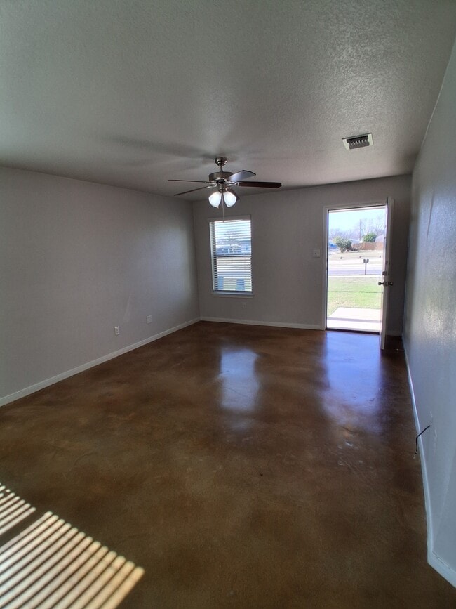 Building Photo - 1811 Indian Trail