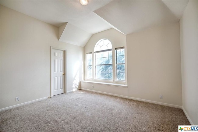 Building Photo - 10912 Chestnut Ridge Rd